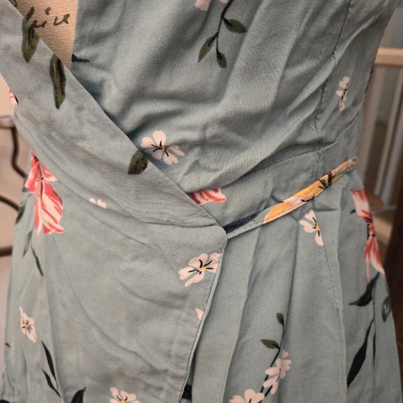 Tobi Floral Faux Wrap Top, Sz XS - Picture 3 of 10